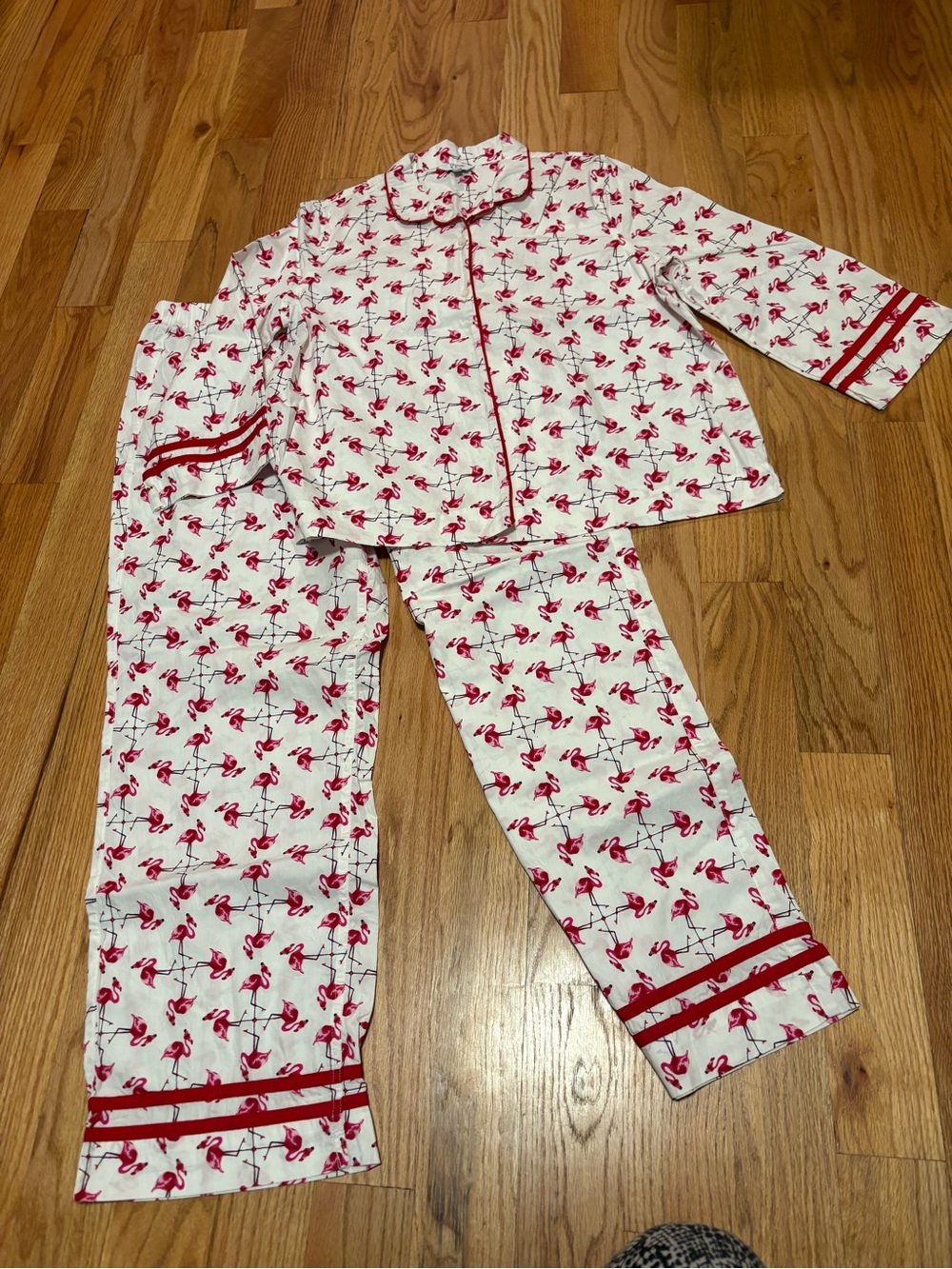 Crown & Ivy Christmas flamingo pajama set